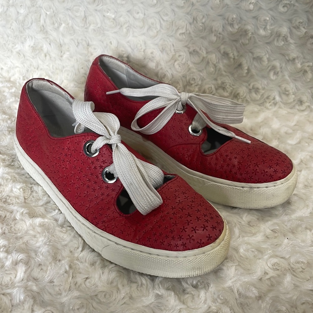 Cloud footwear sneakers